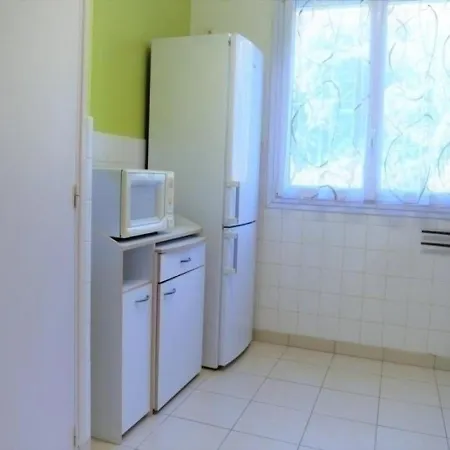 Appartement T3 Avec Terrasse Et Garage - Proche Centre-ville - Fr-1-251-25